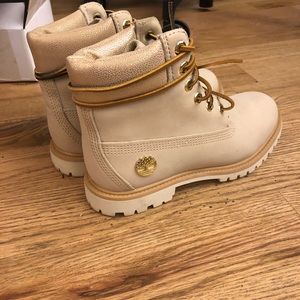 Timberland cream women’s work boots - NIB